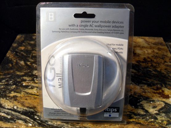 iGo 23-1401 UNIVERSAL AC TRAVEL WALL ADAPTER CHARGER NEW