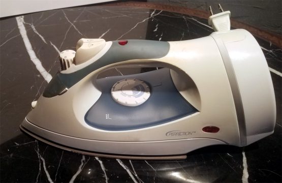 Perfection Cordreel Iron 1100 Watt 120v Auto Cord Rollup Works