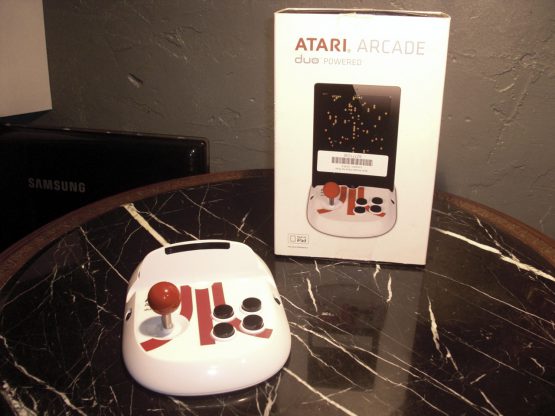 2011 Atari Arcade Duo Powered Gamepad Joystick for Ipad 1 & 2 Unused