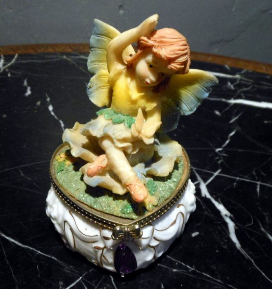 Vintage 18 Daniel Brand Fairy Trinket Box Heart Resin Figurines Decor Art 4.5x3.5