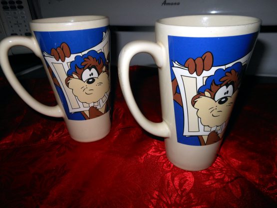 2- Warner Bros Tasmanian Devil Bugs Bunny Tweety Bird Tall Ceramic Mugs 1998