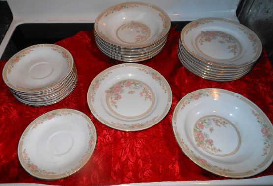 23 Piece Set Fairfield Fine China Bowl Saucer Plate Pink Floral Gold Design