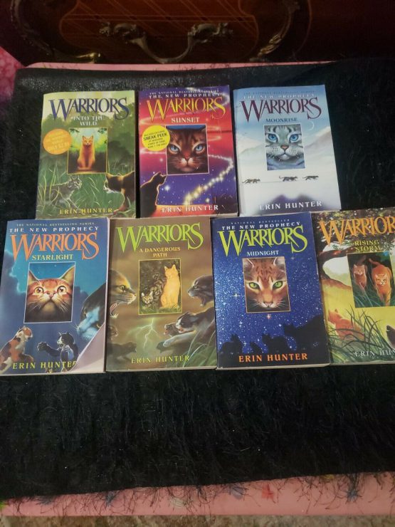 Erin Hunter Warriors Paperback Variety 7 Book Lot Fantasy Young Adult Fiction Cat Stories