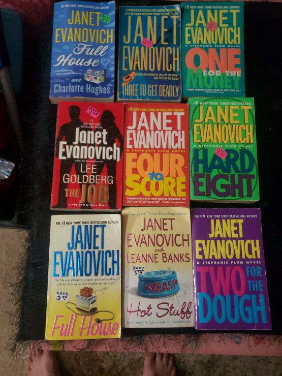 Janet Evanovich Paperback Variety 9 Book Lot Romance Suspense Mystery Novels