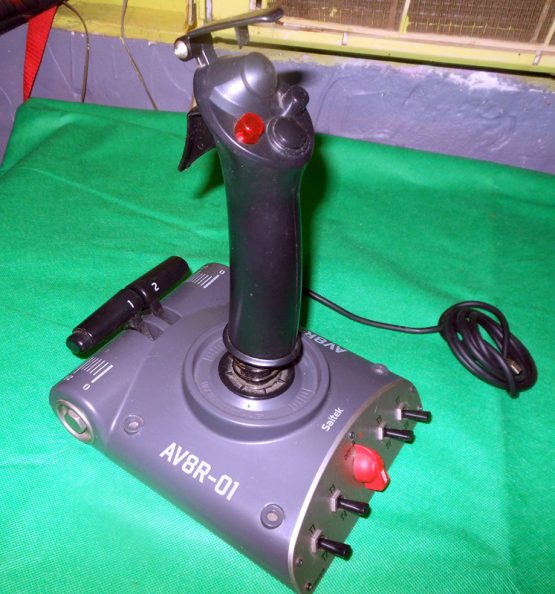 Saitek AV8R-01 Joystick Flight Simulator Controller PC USB Throttle