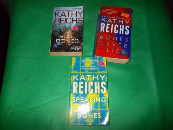Lot of 3 Books Kathy Reichs Paperback Vintage 206 Bones Never Lie Speaking in Bones