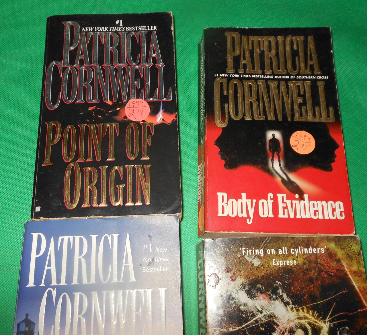 Lot of 4 Books by Patricia Cornwell Vintage Paperback Condition Predator Body Evidence Trace-2