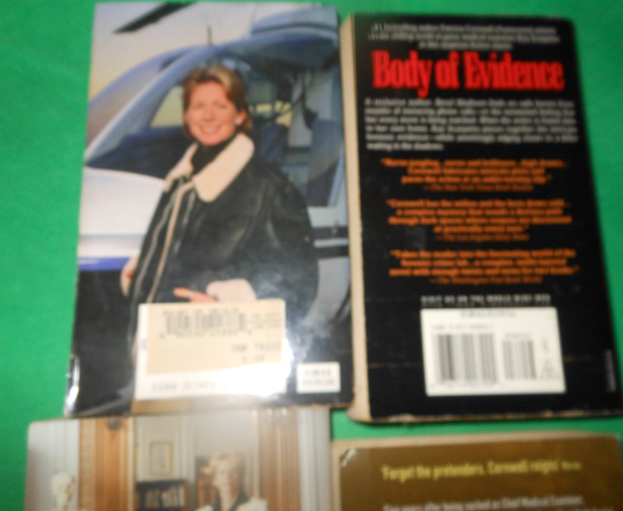 Lot of 4 Books by Patricia Cornwell Vintage Paperback Condition Predator Body Evidence Trace-4