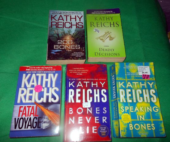 Lot of 5 Books Kathy Reichs Paperback Vintage 206 Fatal Voyage Dead Decisions