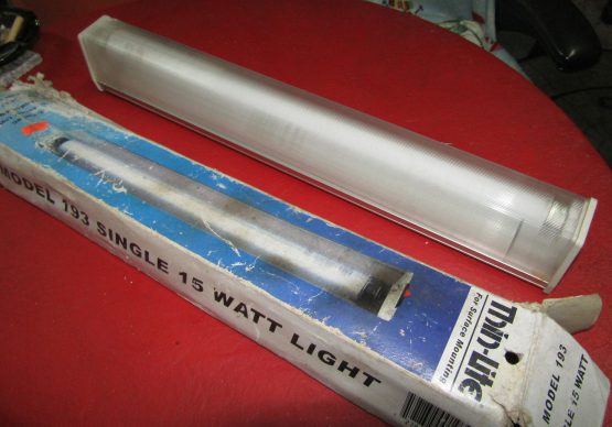 Thin-Lite Surface Mount Model 193 Single 15 Watt 12v Light Fluorescent Made in USA
