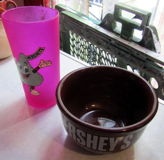 Lot of 2 Hershey's Kisses Themed Red Printed Tall Glass & Brown Cereal Bowl