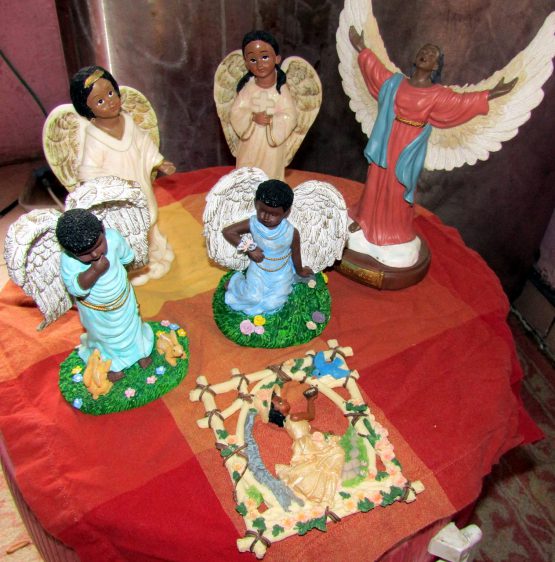 Christmas Themed Lot of 6 African American Angels Figurines Picture Frame Resin