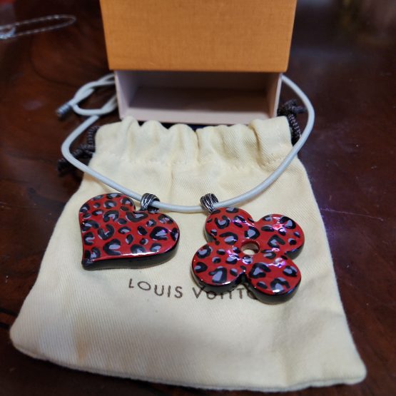 Rare Authentic LOUIS VUITTON Stephen Sprouse Red/Back Spotted Stone Enamel Heart Flower Hair Tie