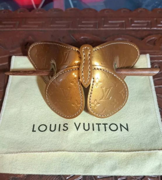 Louis Vuitton Butterfly Shaped Hairpin Wood Leather Canvas Monogram Brown